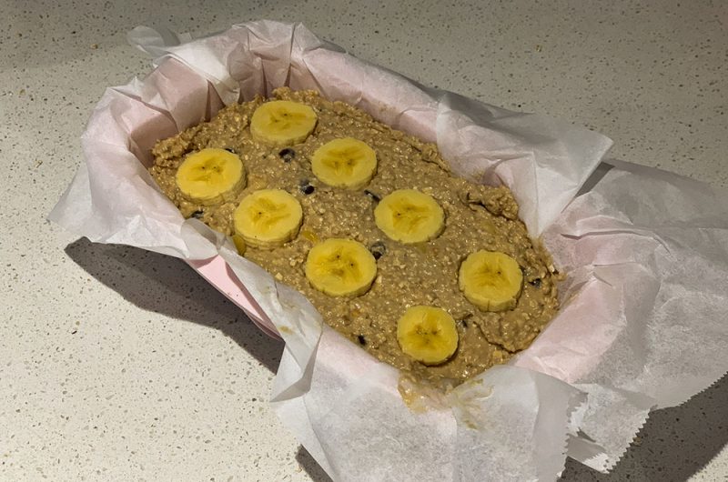 Quick & Simple 4 Ingredient Flourless Banana Bread